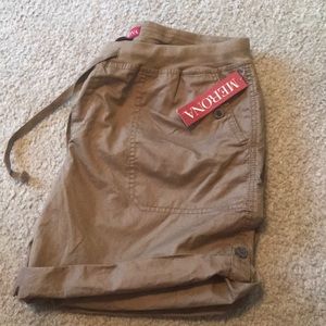 Khaki shorts (New)